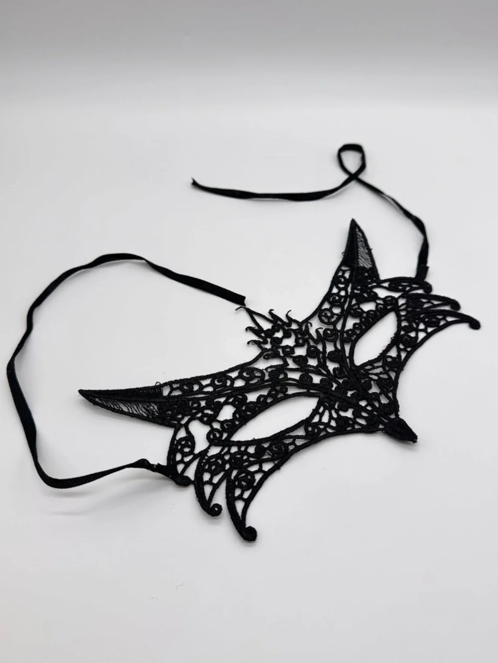 Black Lace Masquerade Mask Fox Crown Gothic Halloween Costume Ball NWOT